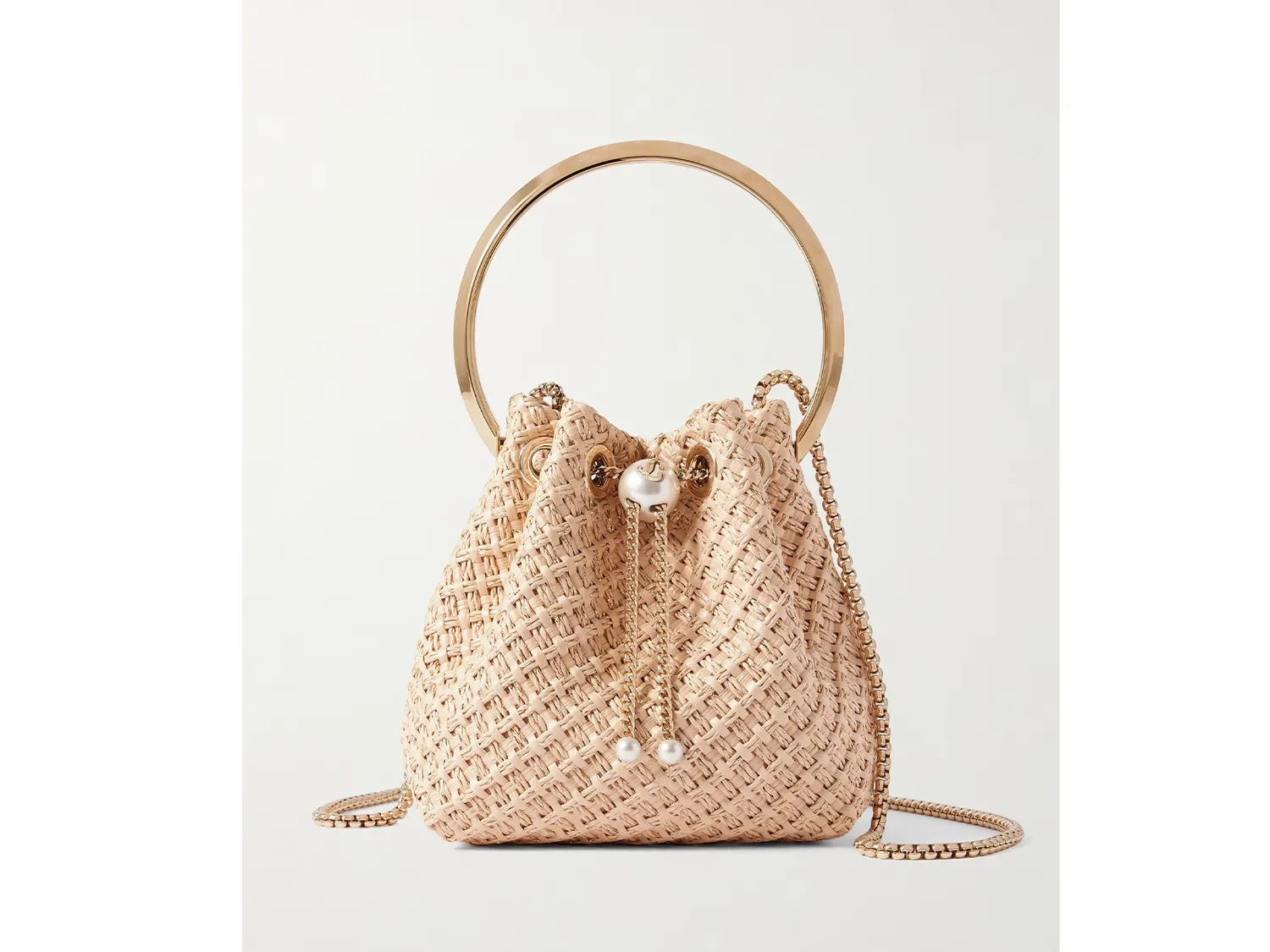 أناقة بوهيمية تُلاقي أسلوب المدينة: عودة نسيج النخيل بقوة